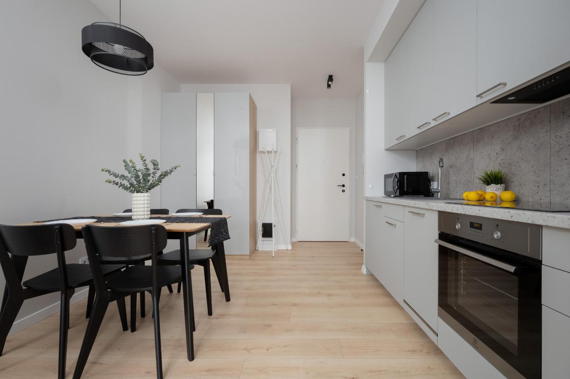 Stylish Apartments With Parking By Noclegi Renters Warsaw Exterior photo