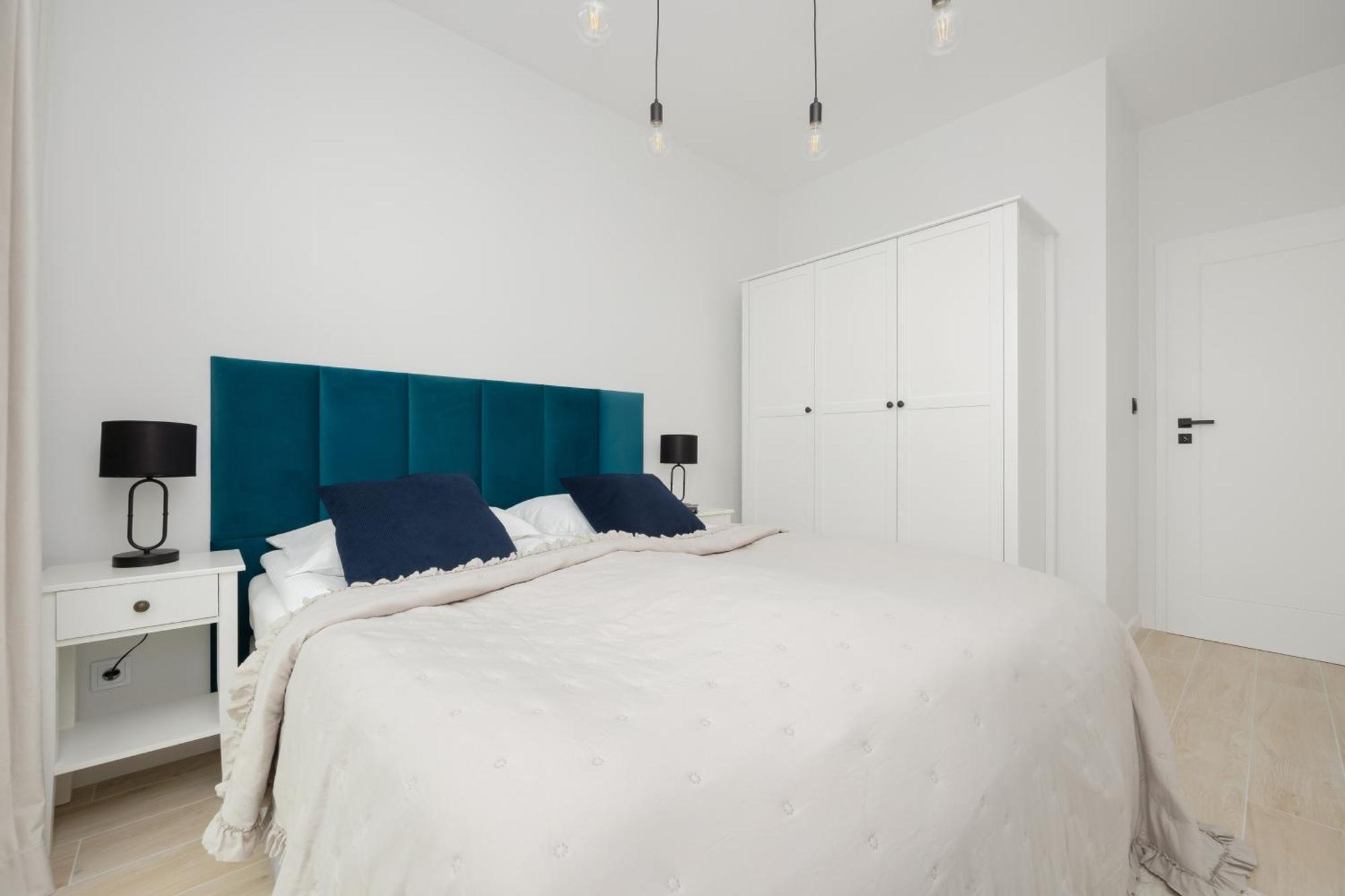 Stylish Apartments With Parking By Noclegi Renters Warsaw Exterior photo